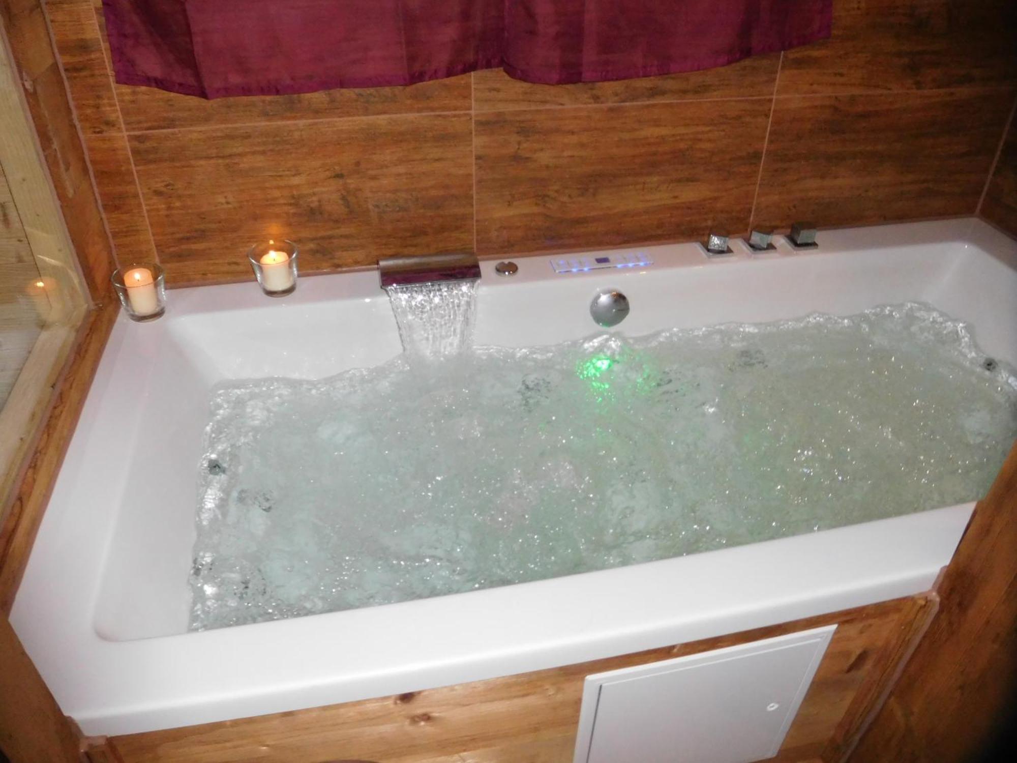 Wellnessoase Mit Sauna Und Whirlpool Inzell Zewnętrze zdjęcie
